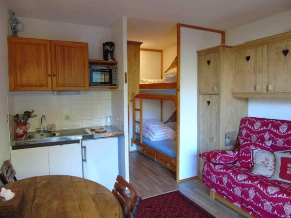 Nella foto è visibile l'oggetto Charmant studio 4 pers près des pistes avec balcon et animaux admis - FR-1-561-54 situato nella città di Modane.