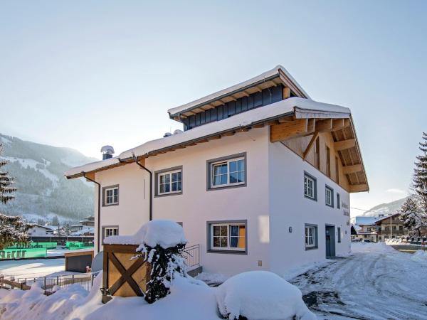 Na zdjęciu widoczny jest obiekt Modern Apartment in Brixen im Thale near Ski Area położony w mieście Feuring.