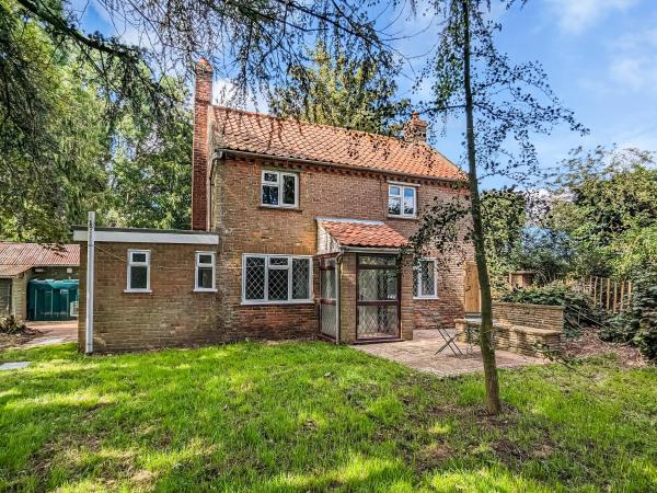 Pixies Wood Cottage - Horning