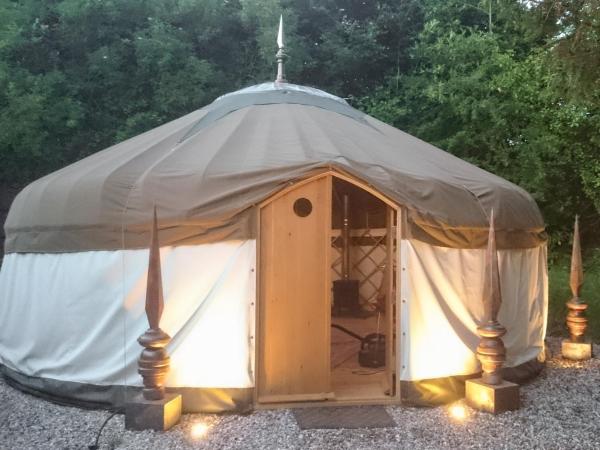 A la foto es mostra l'objecte Elodie Yurt situat a la ciutat de Bishopsteignton.