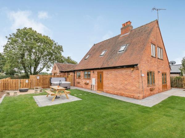 The Old Farmhouse - Derbyshire