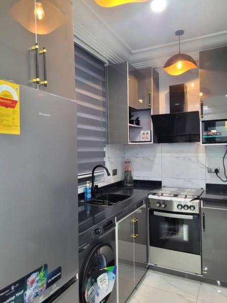 Na foto é possível ver o objeto Steanka luxury homes localizado na cidade de Kwedonu.