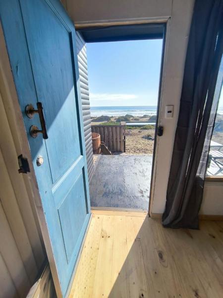 A la foto es mostra l'objecte Casa Zero situat a la ciutat de Llano Choros.