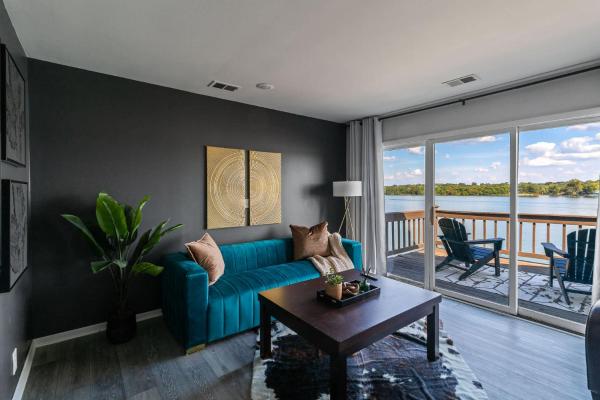 New Renovated 5bd Home With Hot Tub Sauna & Game Rm - Charlestown, IN