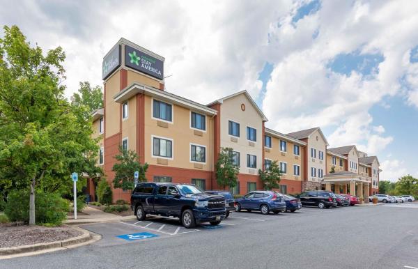 The photo shows the Extended Stay America Suites - Baltimore - Glen Burnie located in the city of Brooklyn Park.