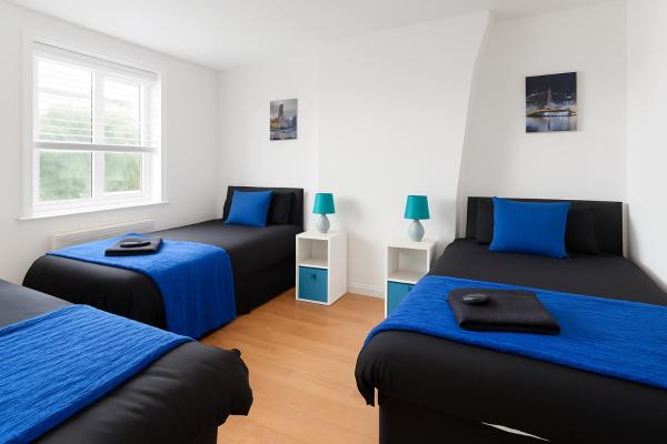 Na fotografii je vidět objekt Reading Centre Parking Sleeps 10 nacházející se ve městě Mapledurham.
