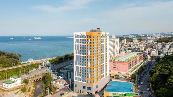 Na fotografii je vidět objekt Donghae Fine and You Oceancity Hotel by SND nacházející se ve městě Donghae.