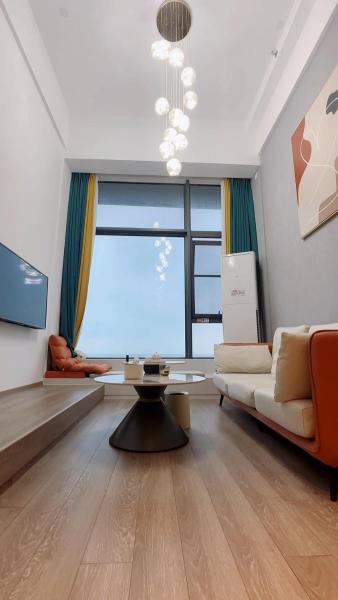 På billedet ses objektet Taihu Lake Luxury Deluxe Duplex Apartment with Lake View beliggende i byen Jiapu.