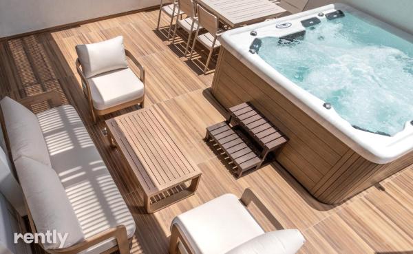 På billedet ses objektet Luxury Suites With Balcony And Jacuzzi At Sea Side By Rently beliggende i byen Eilat.
