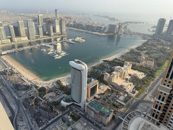 På billedet ses objektet Vista Maris on the Palm VIP High Floor Apartment Suite beliggende i byen Dubai.