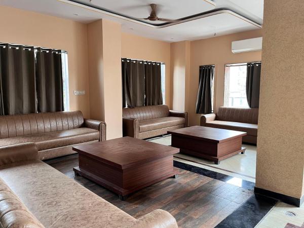 På billedet ses objektet Hotel Prayag Residency beliggende i byen Pātolī.