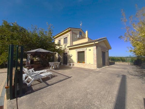 A la foto es mostra l'objecte Casa Peca di Luigi and Laura situat a la ciutat de Vasto.