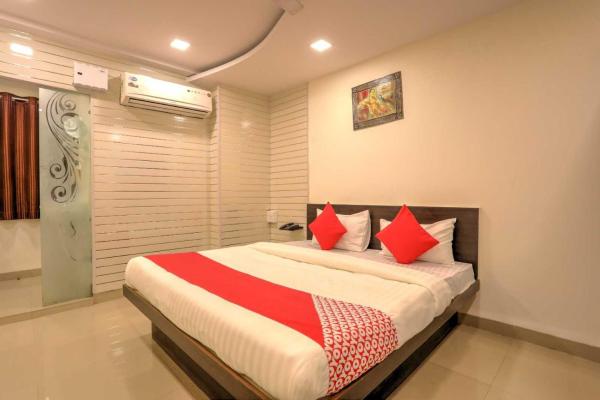 A la foto es mostra l'objecte Hotel O Sarai by Som situat a la ciutat de Indore.