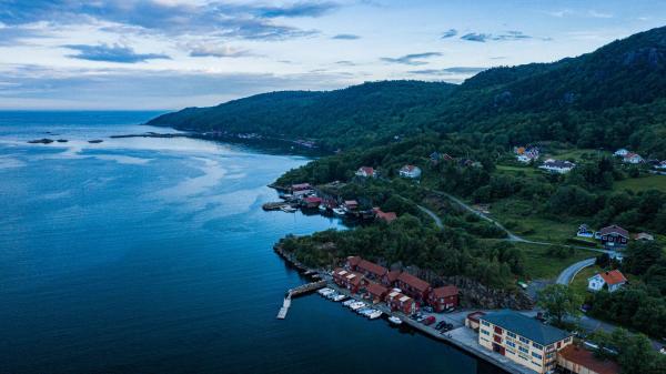 Cozy Renovated Fjord Stay With Boat - Spangereid