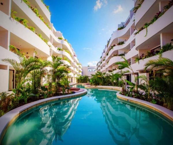 Na zdjęciu widoczny jest obiekt Tulum Getaway with Jacuzzi & Pools położony w mieście Tulum.