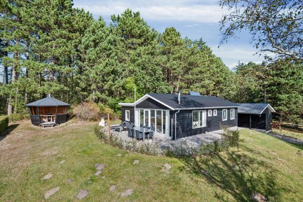 A la foto es mostra l'objecte Beautiful Holiday Home With Sea View Near Ebeltoft situat a la ciutat de Ebeltoft.