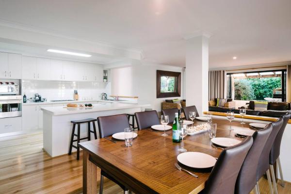 Fotografie 9: Rainbird - Classic Dunsborough Style near Wineries