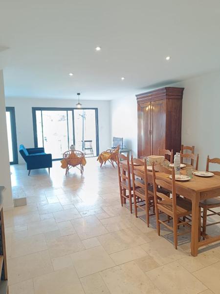 A la foto es mostra l'objecte La maison du Sophora grande maison 3 chambres situat a la ciutat de Reyrieux.