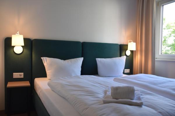 A la foto es mostra l'objecte ARC Hotel situat a la ciutat de Burg.