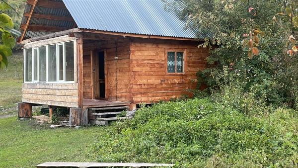 På billedet ses objektet Altai tengri camp beliggende i byen Berel.