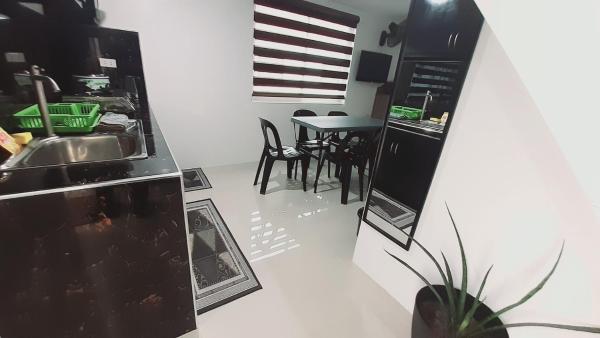 写真にはボラカイ市にあるAvana Hills Boracay Prime Loft Garden Suite 401が写っています。