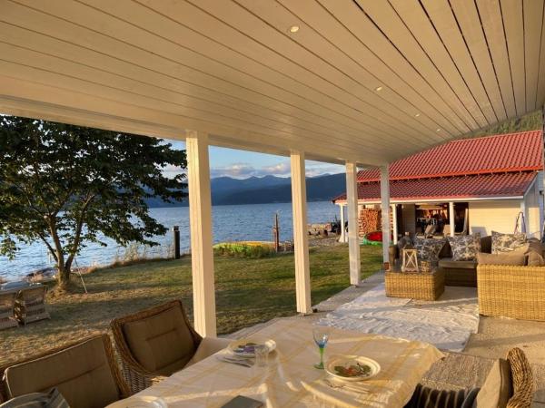 På billedet ses objektet House with oceanview beliggende i byen Stryn.
