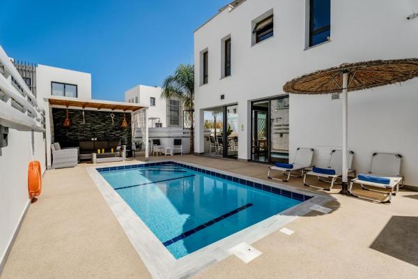 Villa Alassia 16 by Ezoria Villas, Paralimni