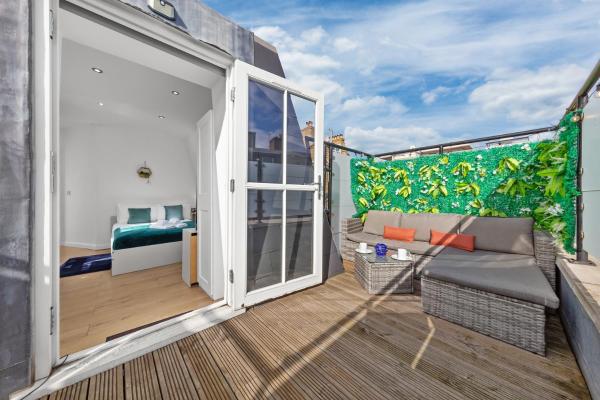 BRAND NEW - Private Rooftop - Zone 1 - 10mins Museums - For 1-5, London