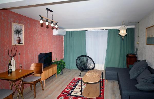 Zdjęcie 3: Warm & Stylish 2-Room Studio Attic in Old Tbilisi Apart 7