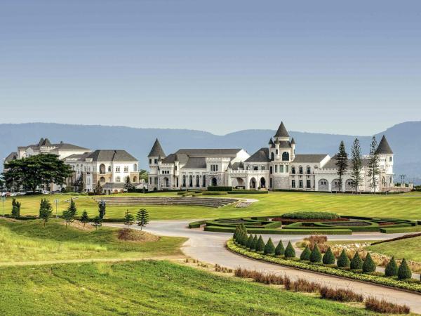 På billedet ses objektet Mövenpick Resort Khao Yai beliggende i byen Ban Sap Setthi.