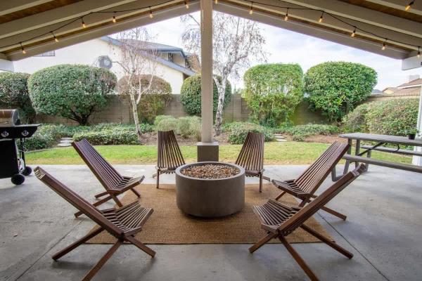 Ca2 House Socal Oasis Newly Renovated Game Room - Downey, CA