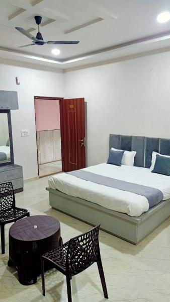 A la foto es mostra l'objecte FIVE STAR HOTEl situat a la ciutat de Dibiāpur.