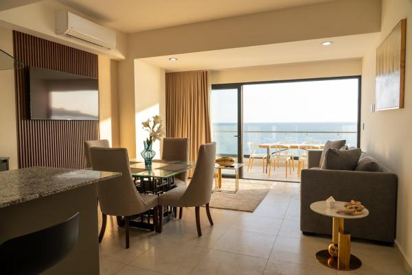 På billedet ses objektet Sunlit & Sea View beliggende i byen Mazatlán.