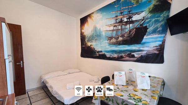 A la foto es mostra l'objecte Veliero - By Ligooria situat a la ciutat de Loano.