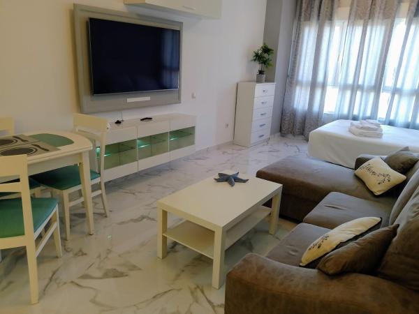 Φωτογραφία 5: Studio in La Colina with pool and gardens