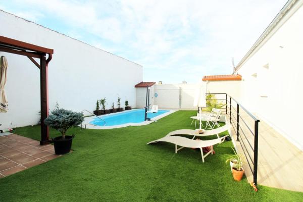 A la foto es mostra l'objecte Casa Rural Castillejo situat a la ciutat de Morille.