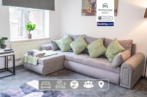 A la foto es mostra l'objecte Charming Entire House By Newman Stays Short Lets & Serviced Accommodation Bingham With Free WiFi, Smart TV & Great Location situat a la ciutat de Bingham.