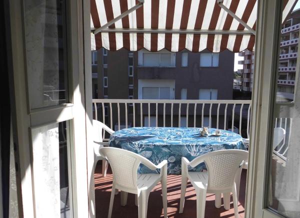 Photo 2 : Beachside flat with shared pool