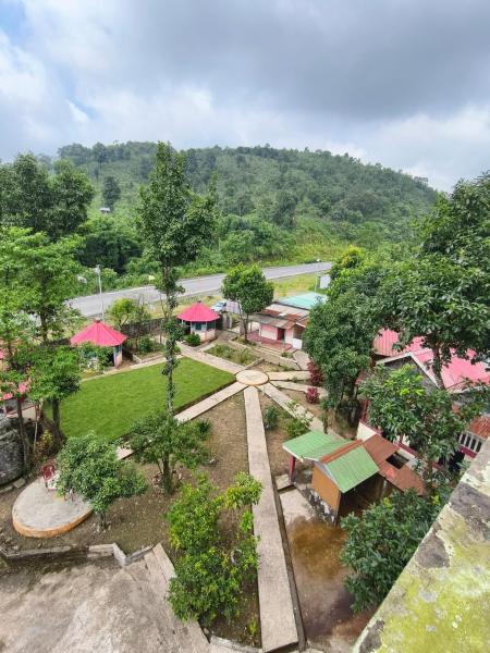 A la foto es mostra l'objecte Ribsweet Treetops Bed and Breakfast situat a la ciutat de Pynursla.