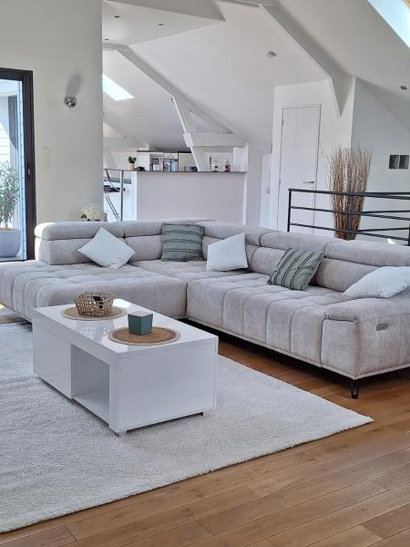 Na zdjęciu widoczny jest obiekt Loft près du Mont-Saint-Michel położony w mieście Avranches.
