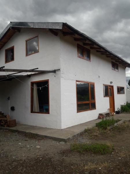 A la foto es mostra l'objecte La Casa Blanca situat a la ciutat de El Bolsón.