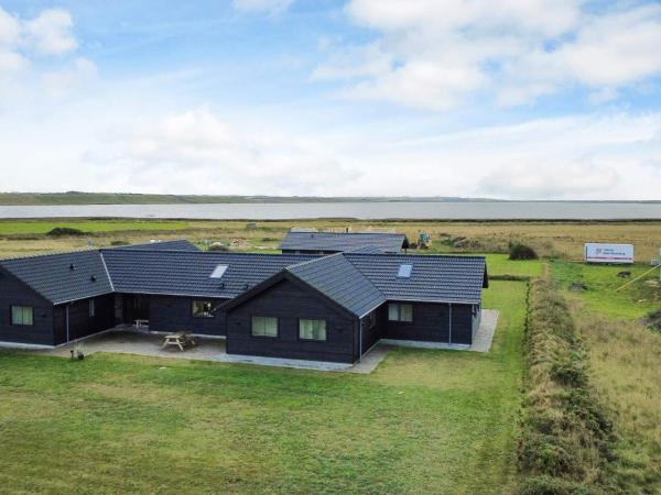 A la foto es mostra l'objecte Luxury Retreat with Pool situat a la ciutat de Harboør.