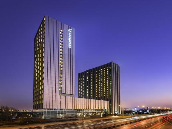 照片显示了位于Changsha市的Novotel Changsha International Exhibition Center物件。
