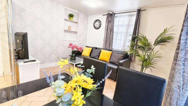 Tulip B at Regent's Park, London