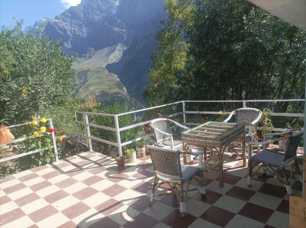 A la foto es mostra l'objecte Snow Peaks View Home Stay situat a la ciutat de Gondla.