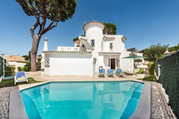 A la foto es mostra l'objecte Residential cul-de-sac walking distance to centre, private pool, free AC wifi situat a la ciutat de Loulé.