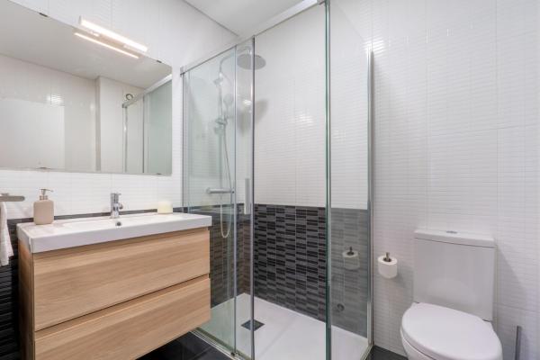 Фотография 5: Duplex Studio in Art District by HostWise