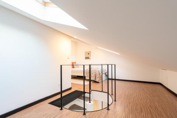 Фотография 8: Duplex Studio in Art District by HostWise