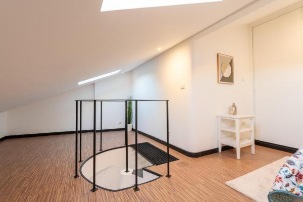Фотография 9: Duplex Studio in Art District by HostWise