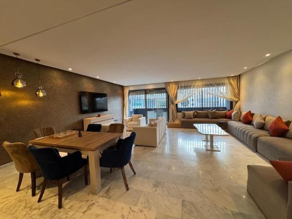 A la foto es mostra l'objecte Comfortable 3 bedroom apartment ideally located situat a la ciutat de Fes.